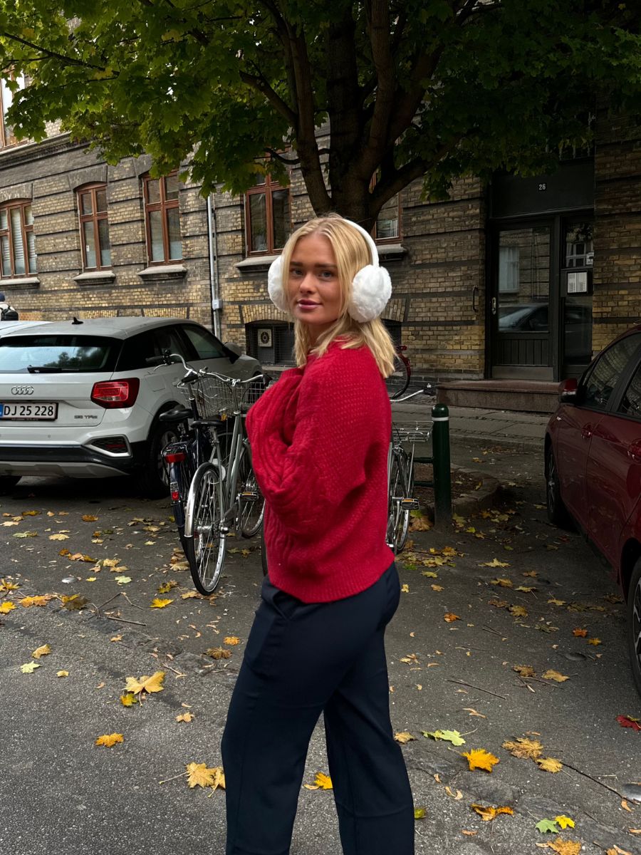 Astrid strik - Mørkerød