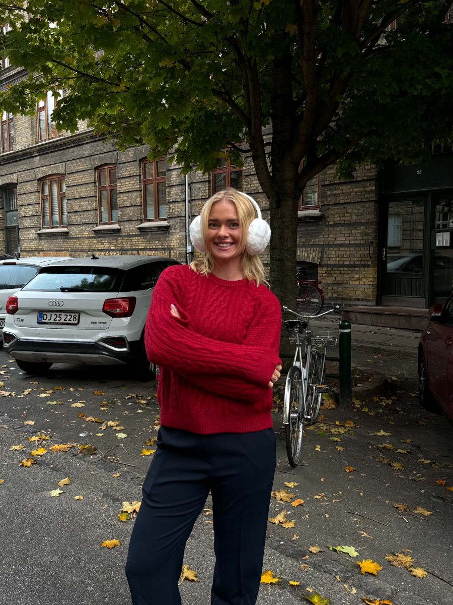 Astrid strik - Mørkerød
