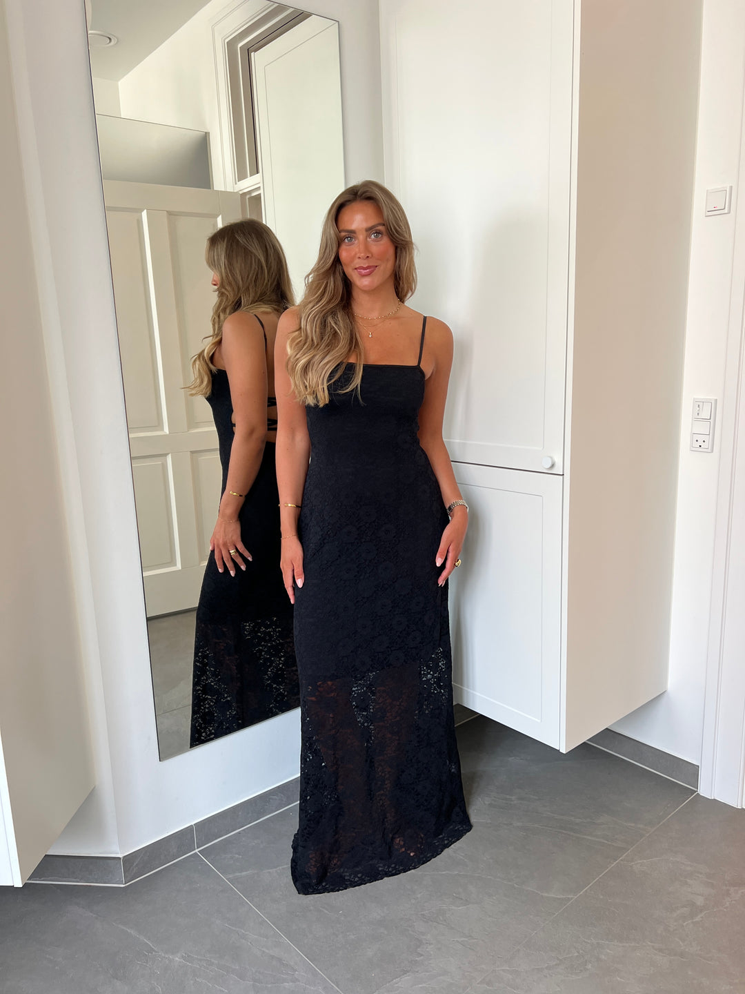 Oura maxi blonde kjole - Sort
