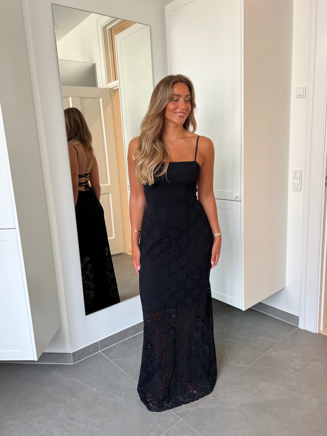 Oura maxi blonde kjole - Sort