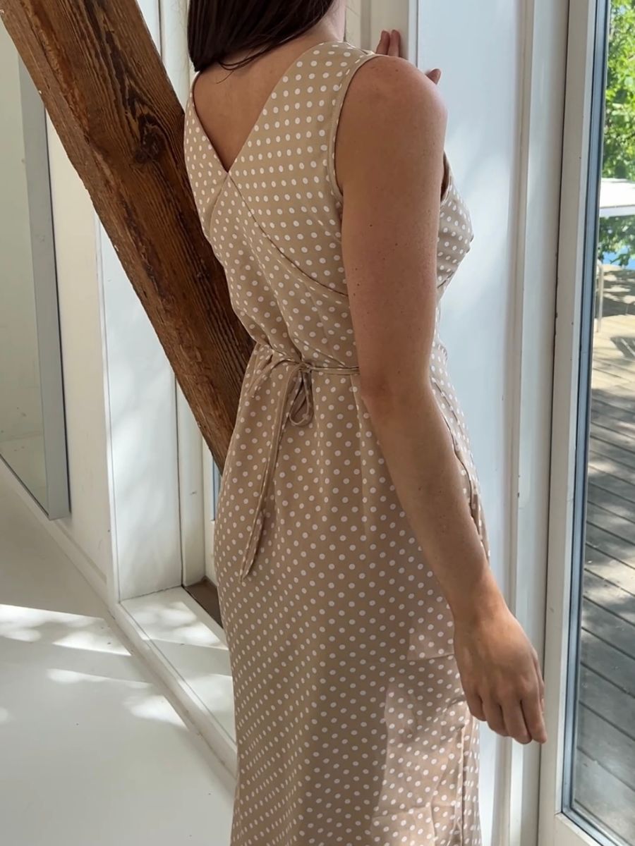 Vida polkaprikket kjole - Beige