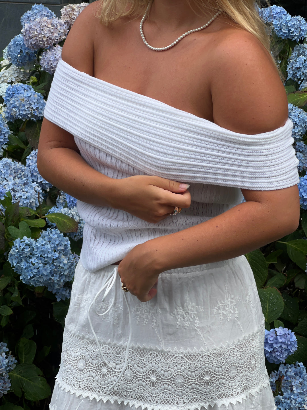 Kaysa off shoulder strik - Hvid