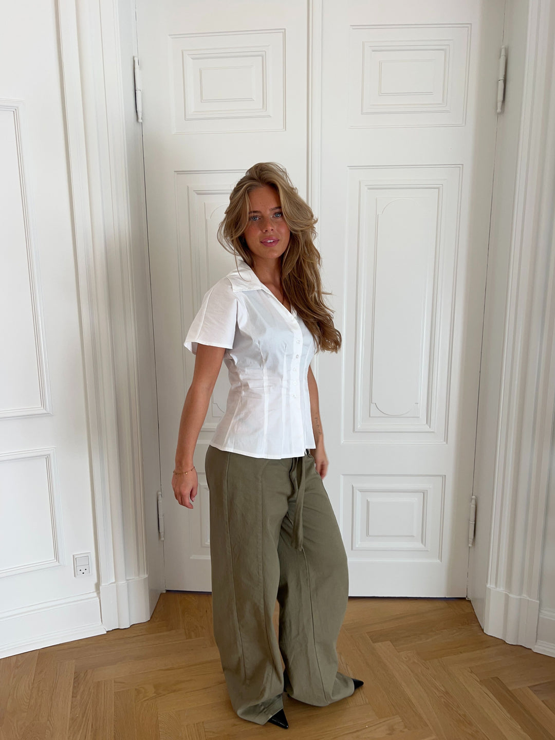 Alessia figursyet kortærmet skjorte - Hvid