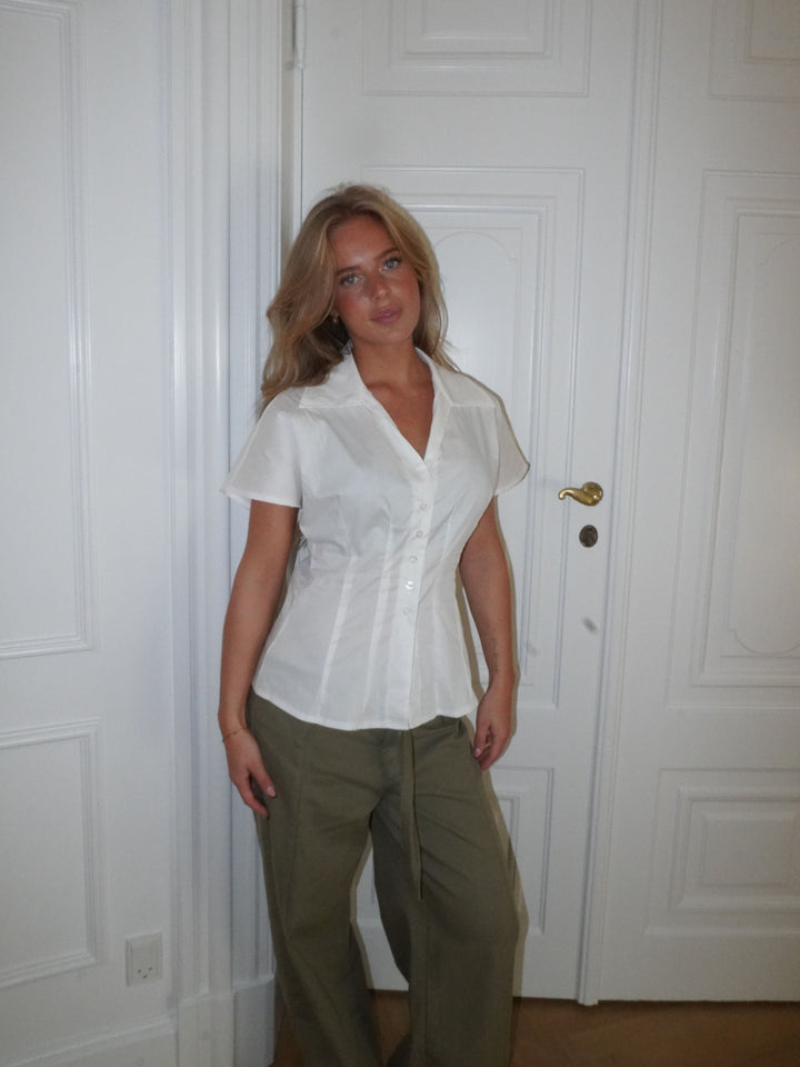 Alessia figursyet kortærmet skjorte - Hvid