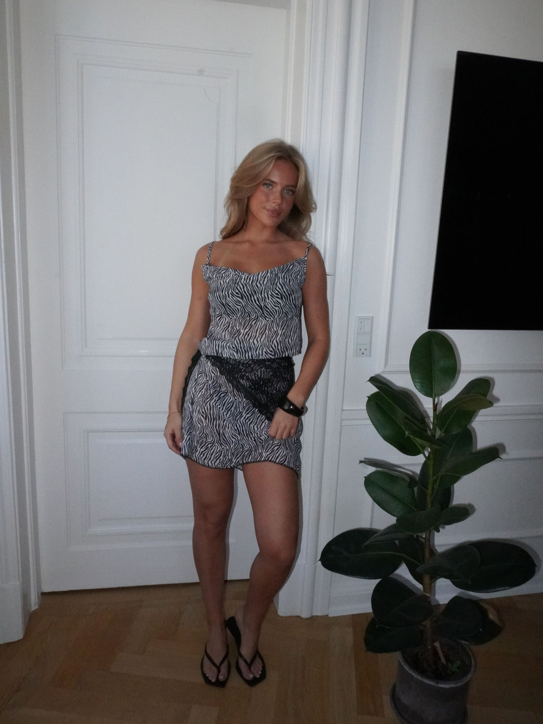 Celeste mesh mini zebra kjole - Sort/hvid