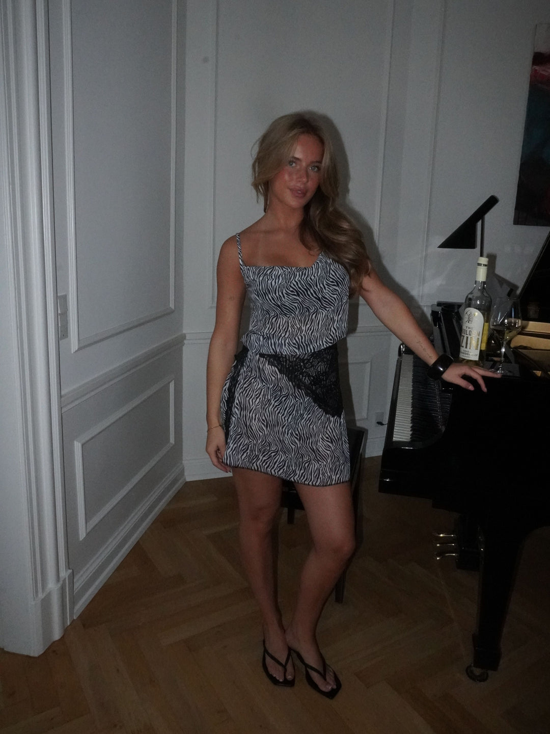 Celeste mesh mini zebra kjole - Sort/hvid