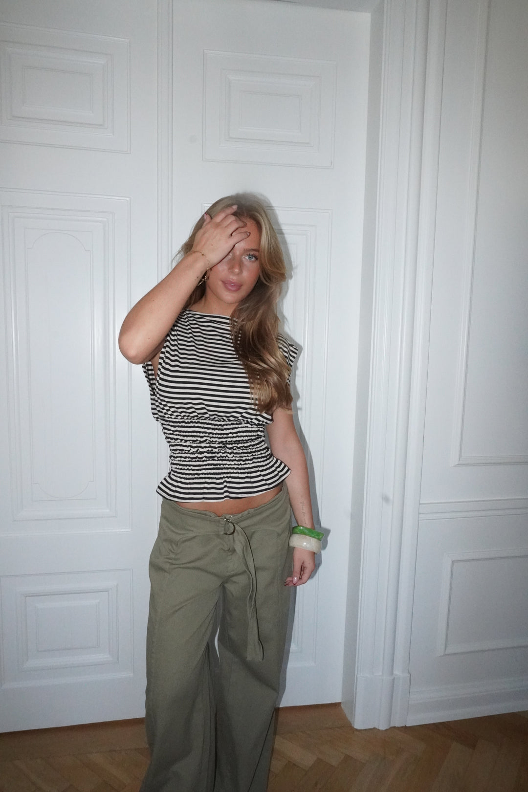 Bianca stribet smock top - Brun/hvid