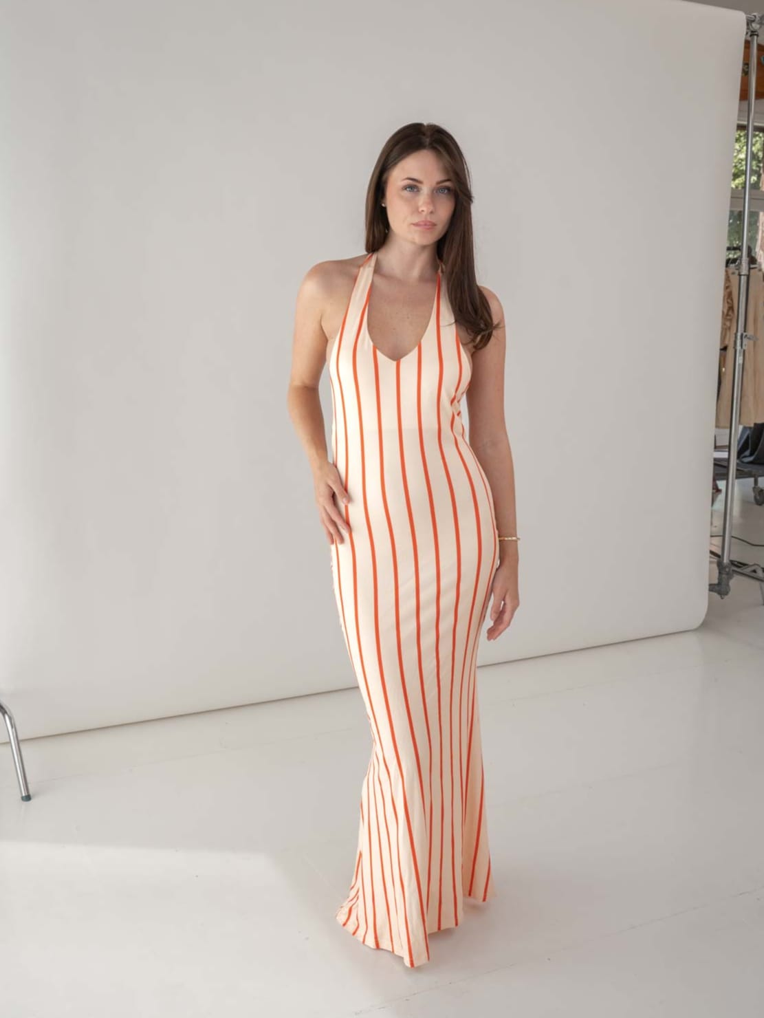 Ophelia Stribet Kjole Beige