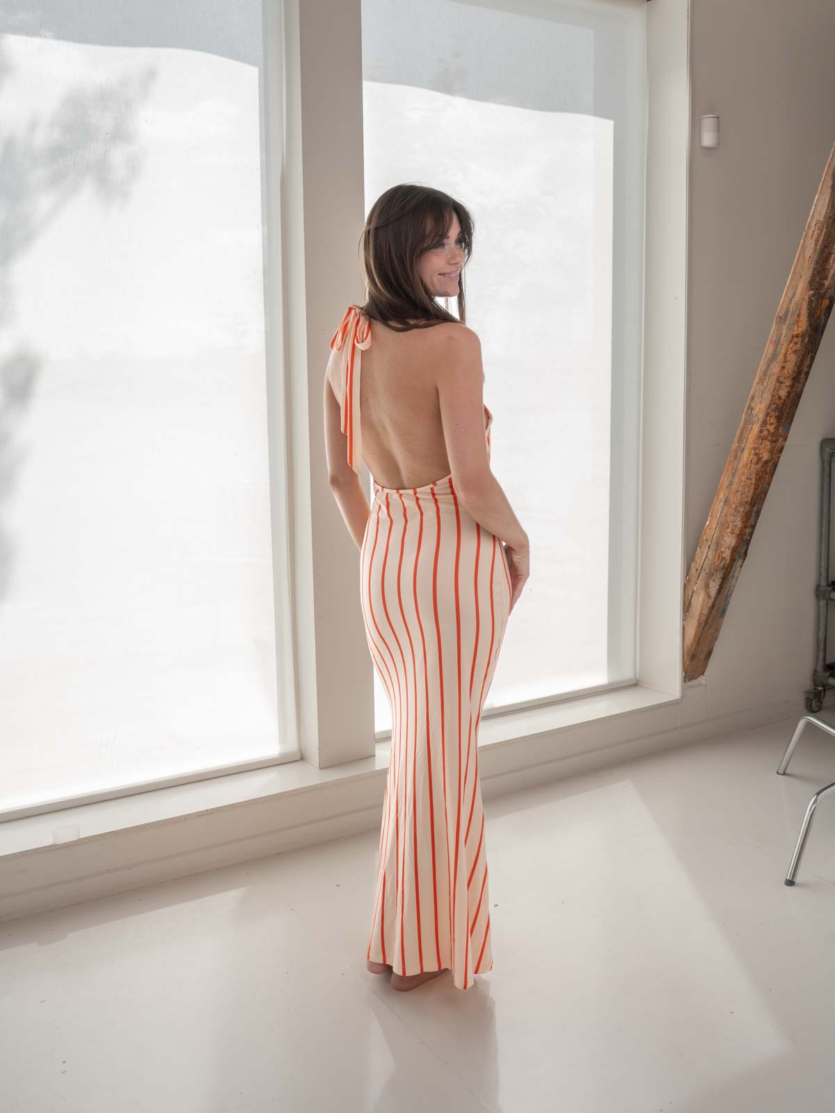 Ophelia Stribet Kjole Beige