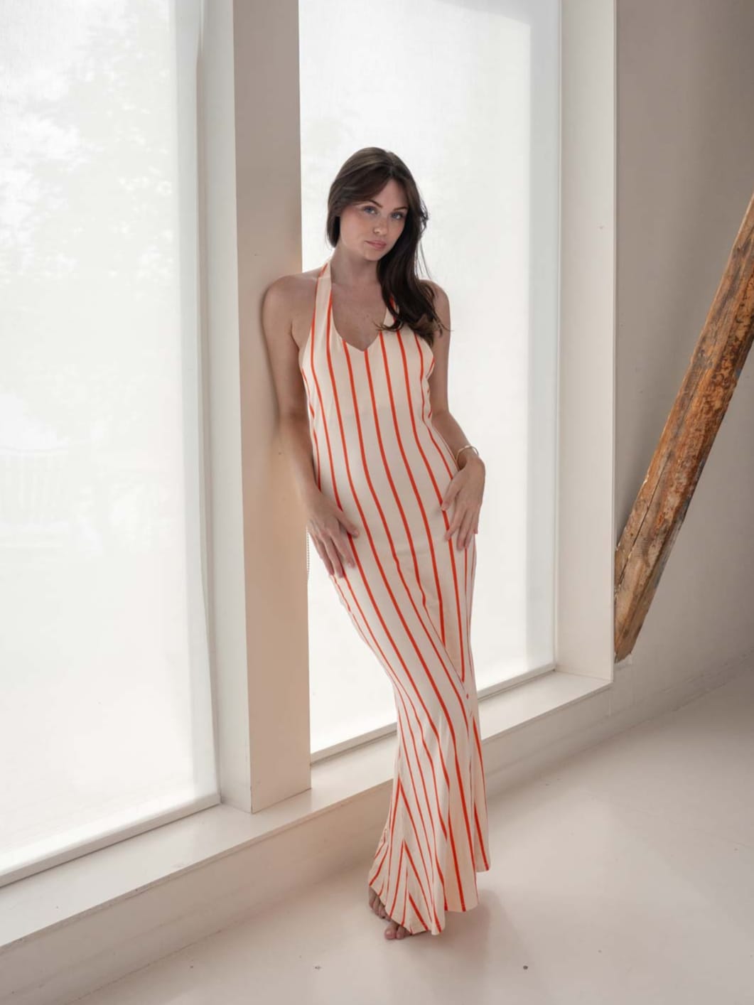 Ophelia Stribet Kjole Beige