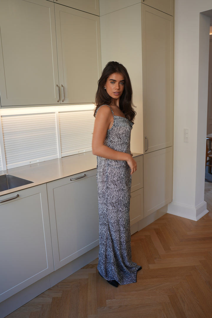 Celeste mesh maxi zebra kjole - Sort/hvid