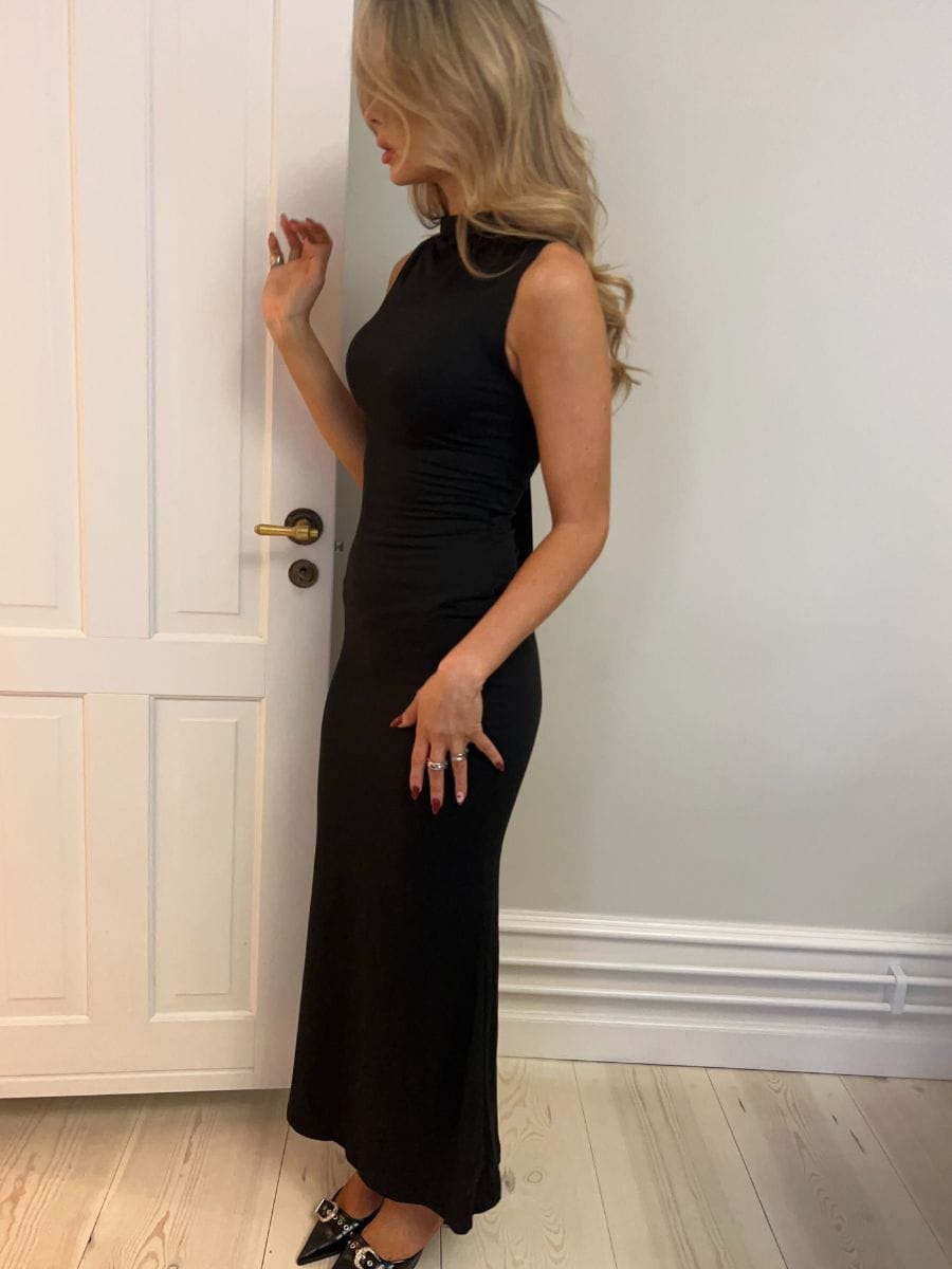Hannah Maxi Kjole Sort