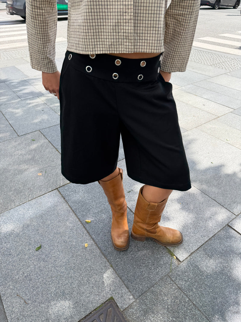 Lara eyelet bermuda shorts - Sort