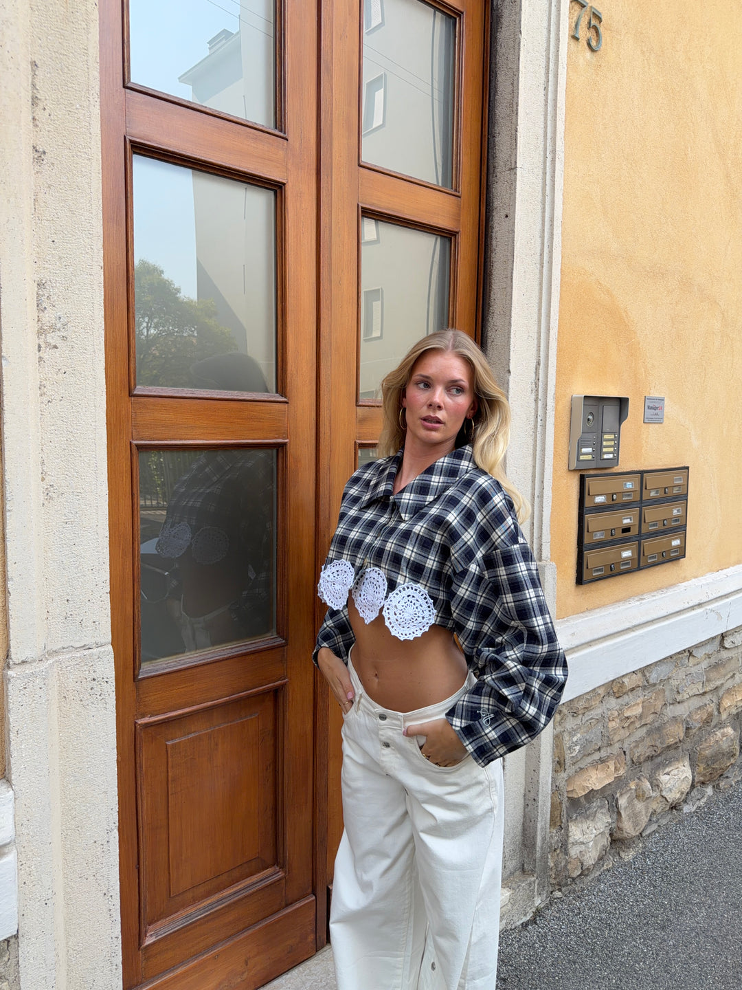 Cleo cropped hæklede ternet blazer - Mørkeblå