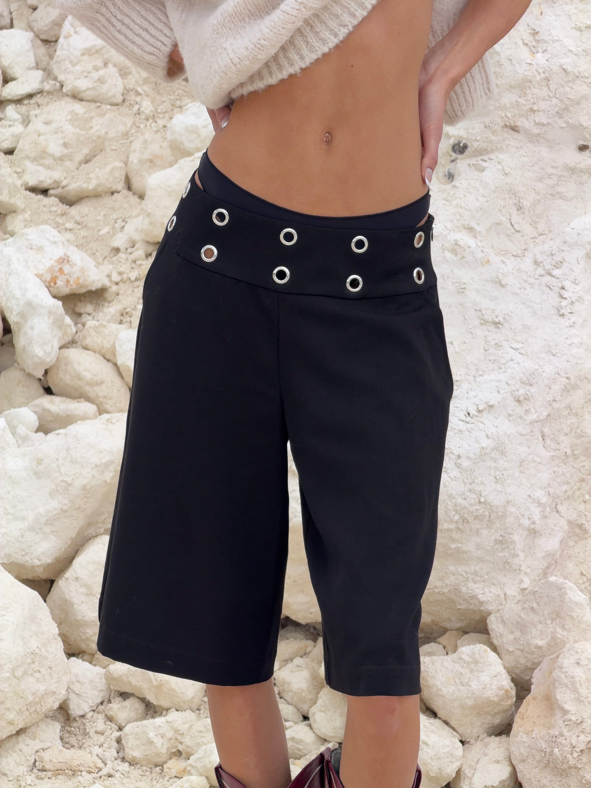 Lara Eyelet Shorts Sort