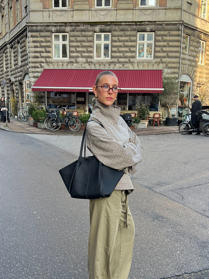 Lucia skuldertaske - Sort