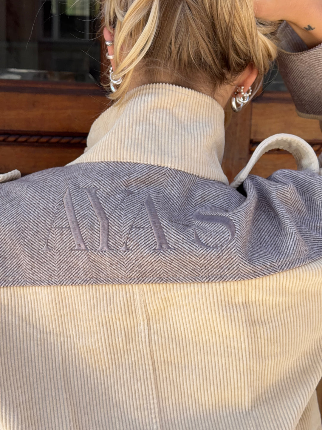 Isla fløjls high neck jakke - Beige/brun