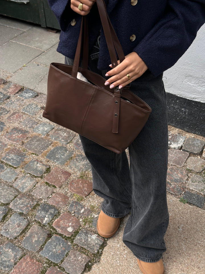 Ingrid skuldertaske - Mørkebrun