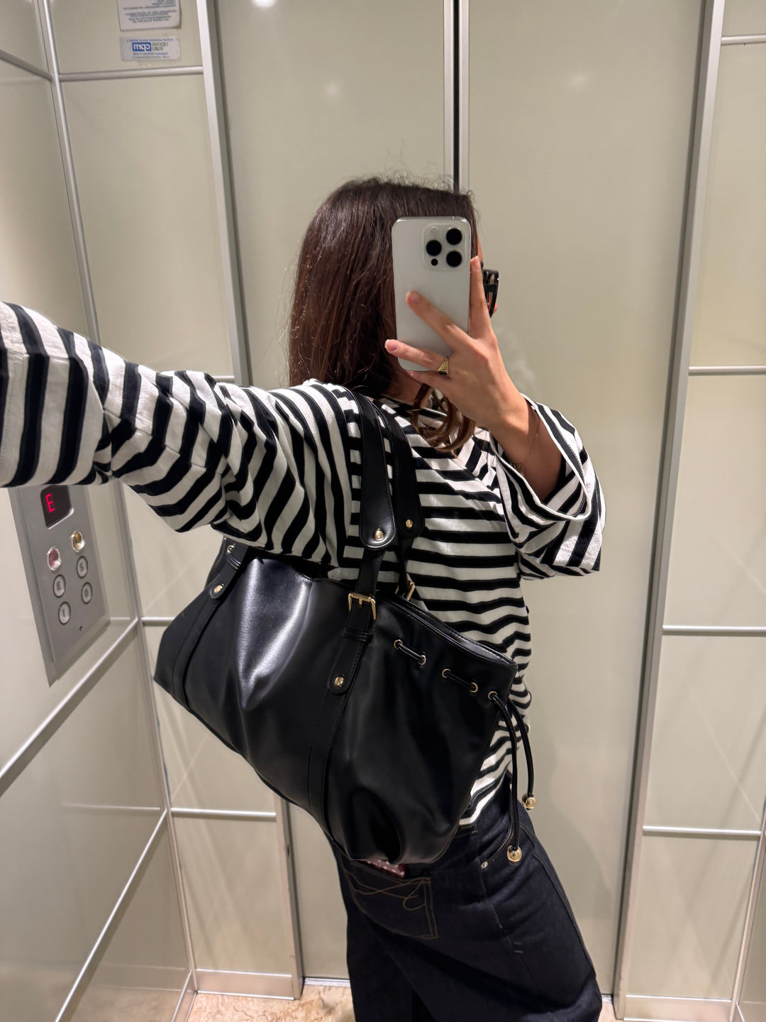 Riva skuldertaske - Sort