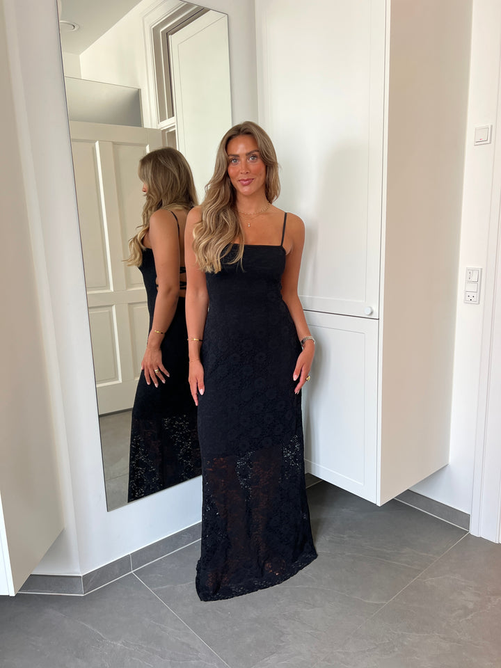 Oura maxi blonde kjole - Sort