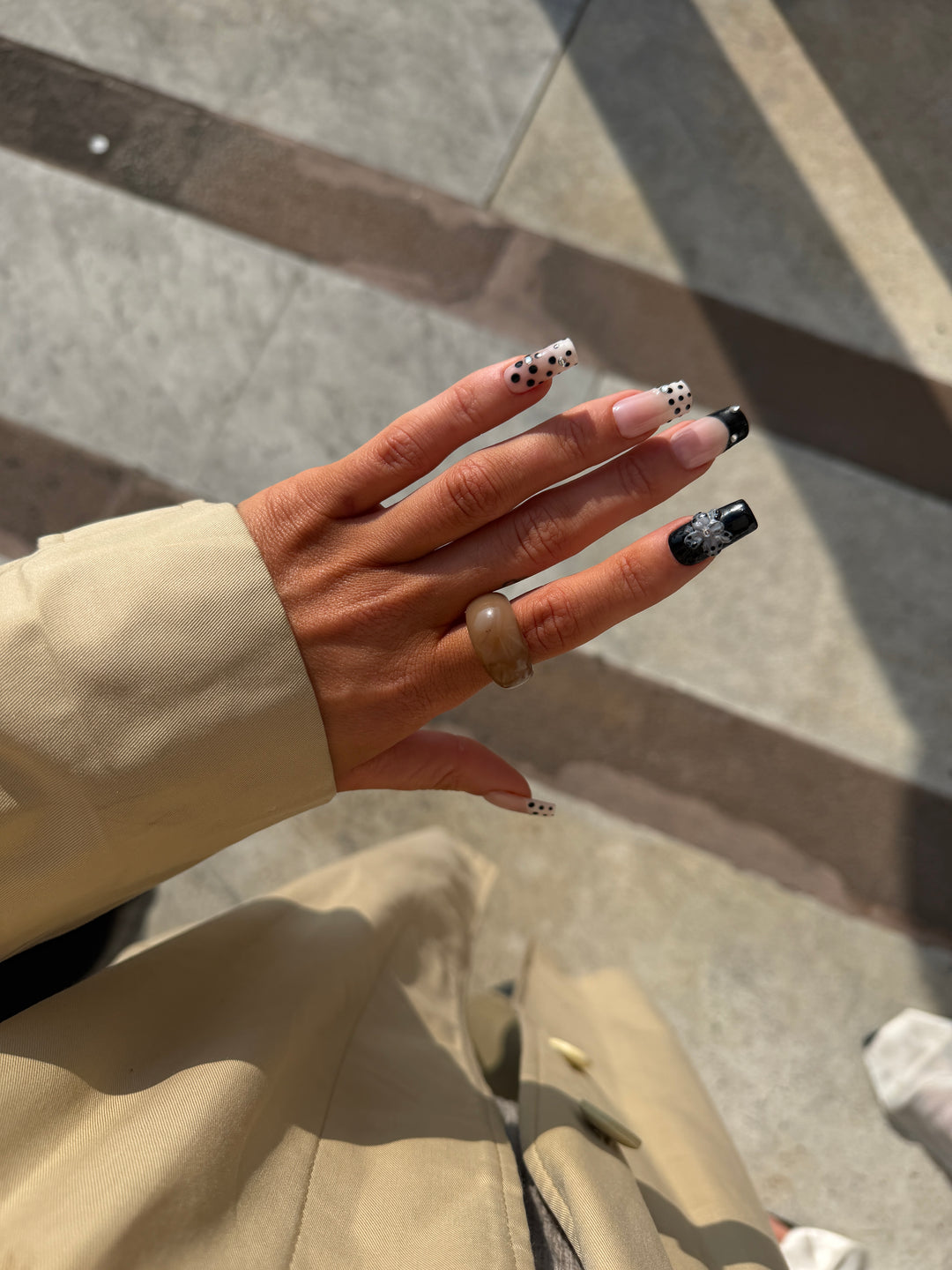 Aila akryl ring - Beige