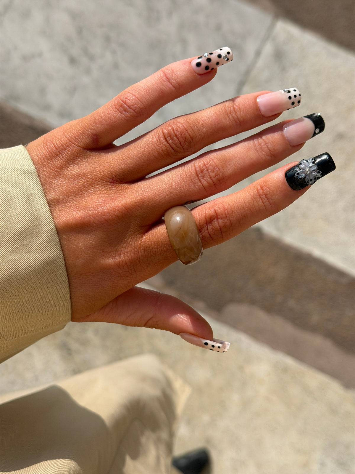 Aila Akryl Ring Beige