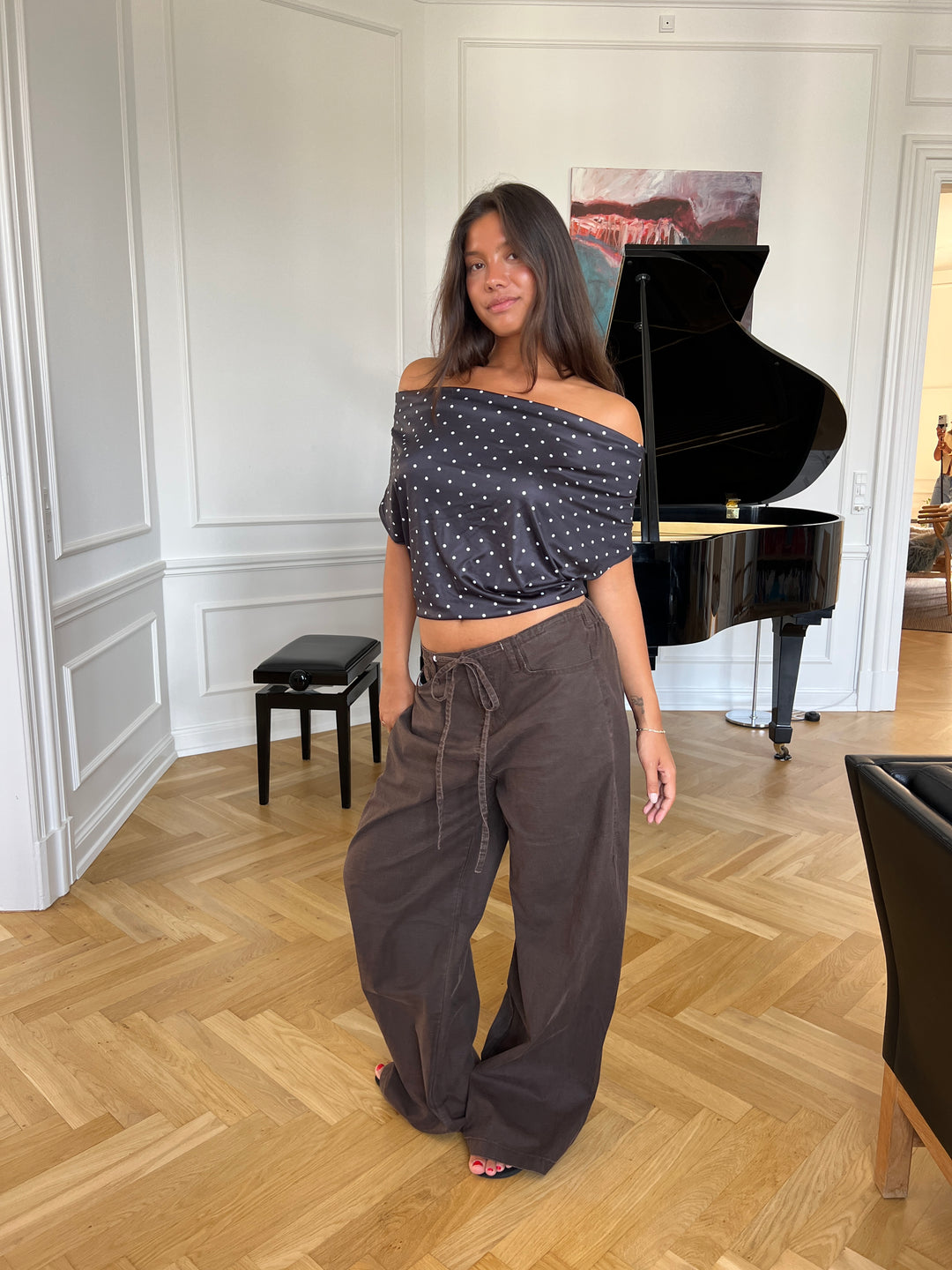 Lara polkaprikket off shoulder top - Sort/Hvid