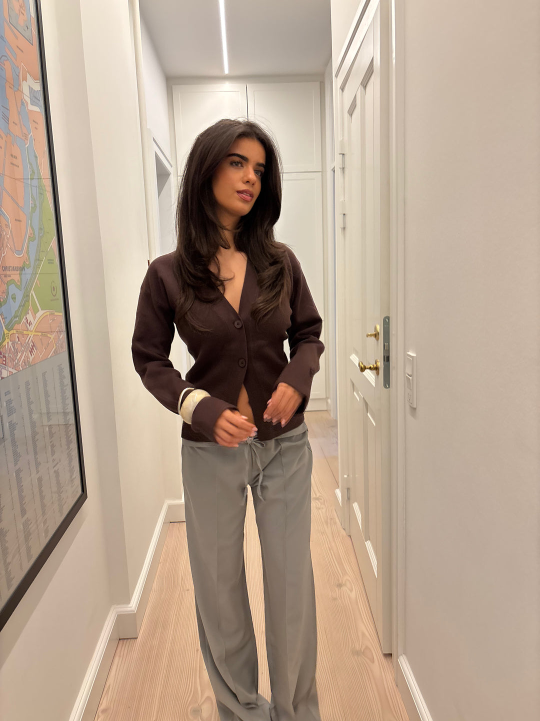 Frida figursyet cardigan - Brun