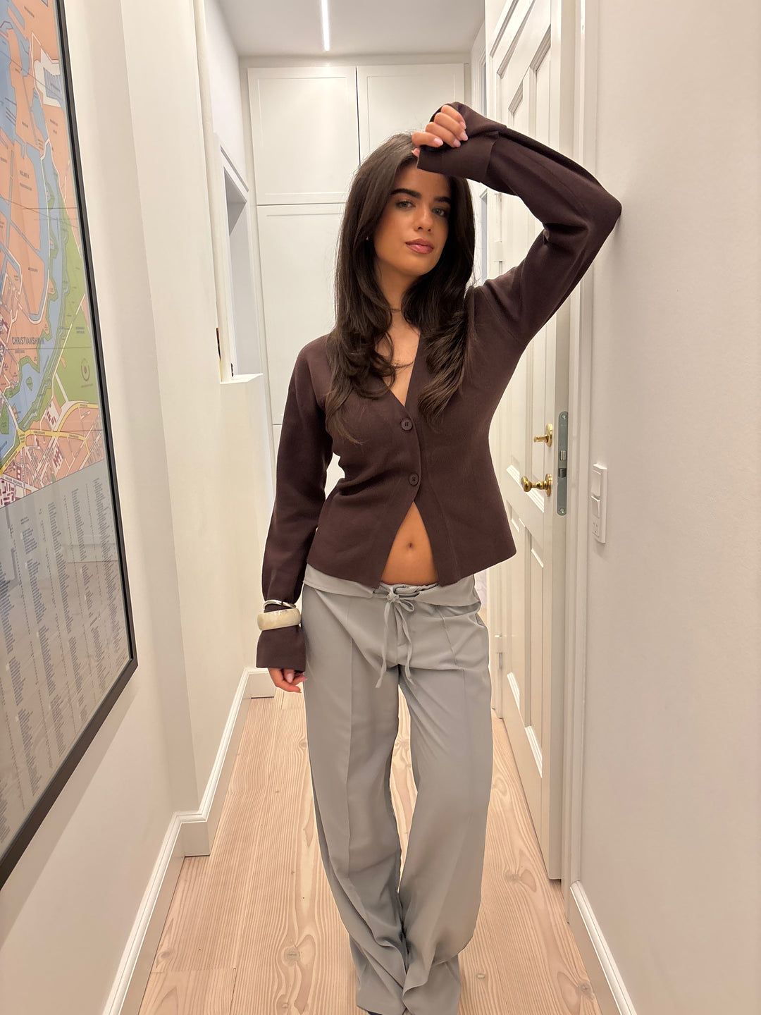 Frida figursyet cardigan - Brun