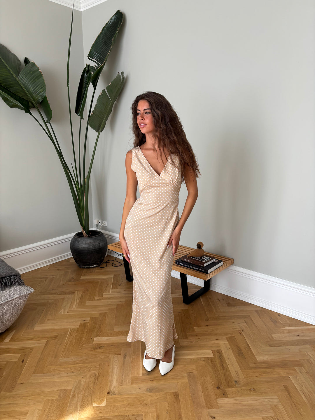 Vida polkaprikket kjole - Beige