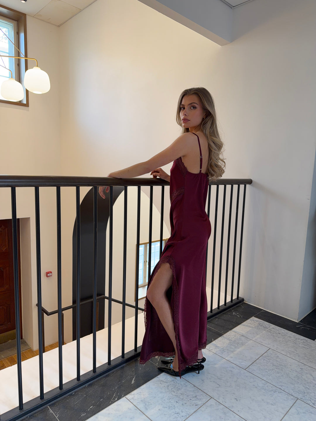 Dora maxi satin blonde kjole - Burgundy