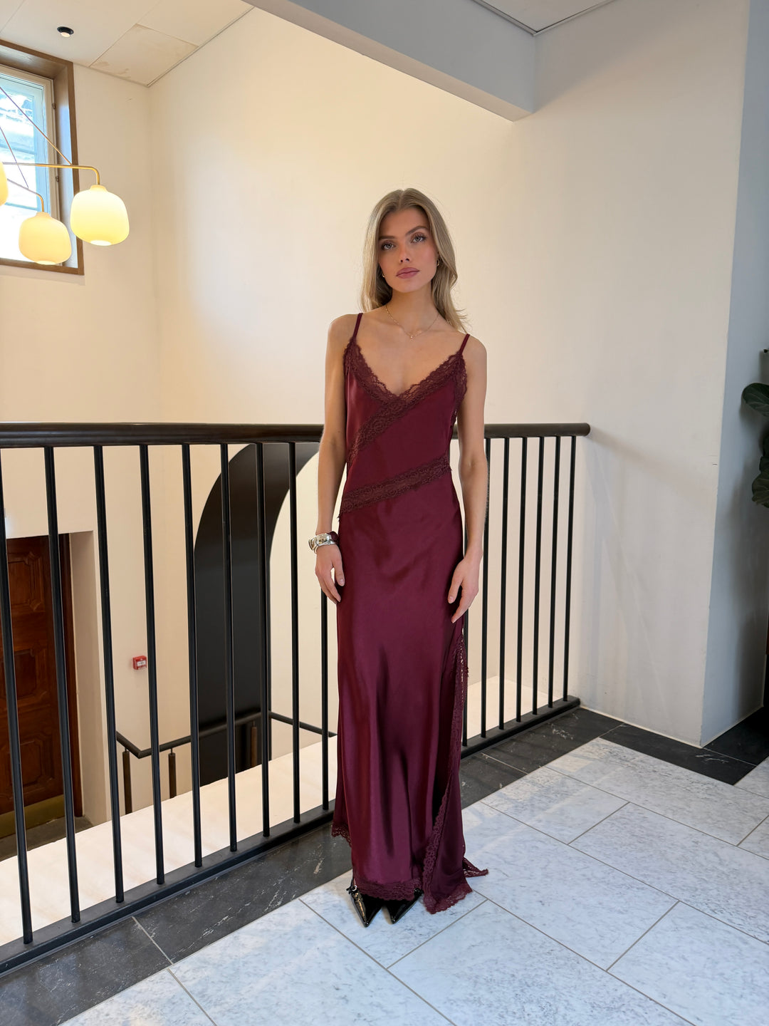 Dora maxi satin blonde kjole - Burgundy