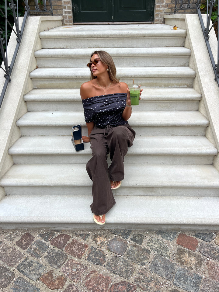 Lara polkaprikket off shoulder top - Sort/Hvid
