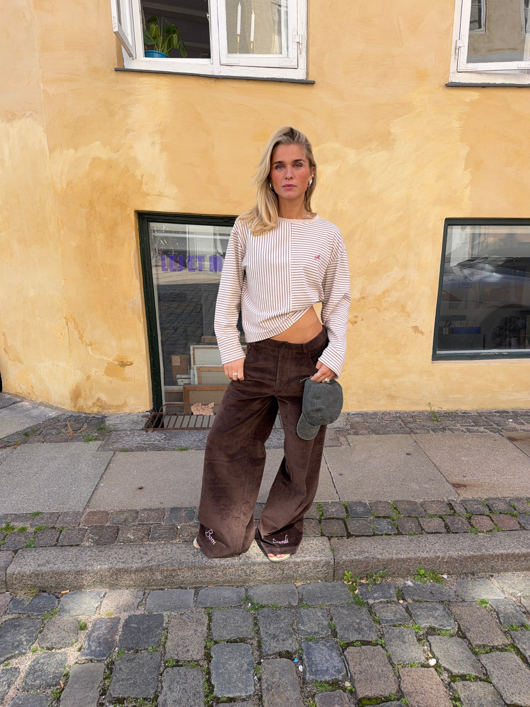 Celina baggy fløjlsbukser - Mørkebrun