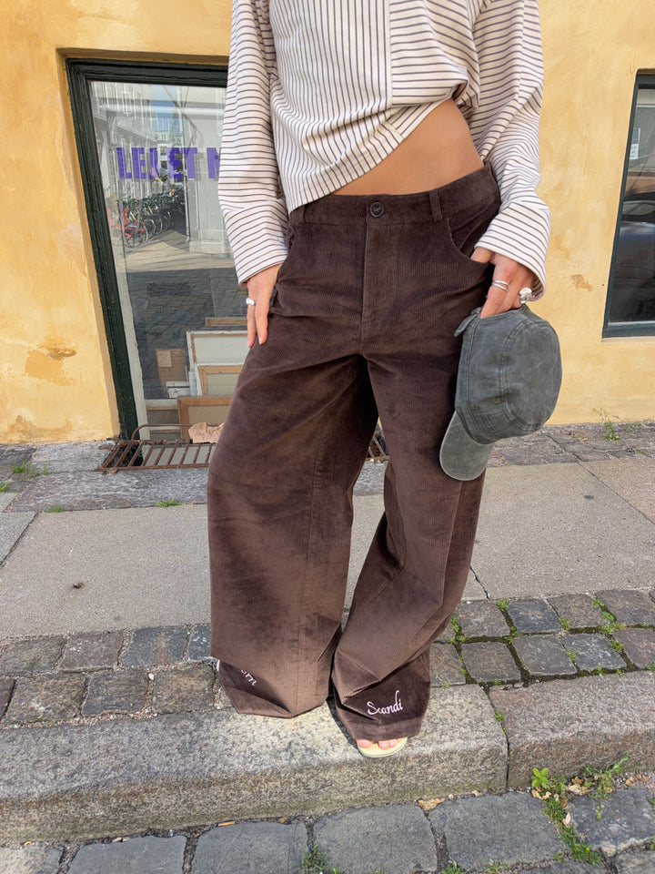 Celina baggy fløjlsbukser - Mørkebrun