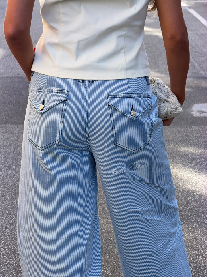Bianca stribet lavtaljet løse jeans - Hvid/blå