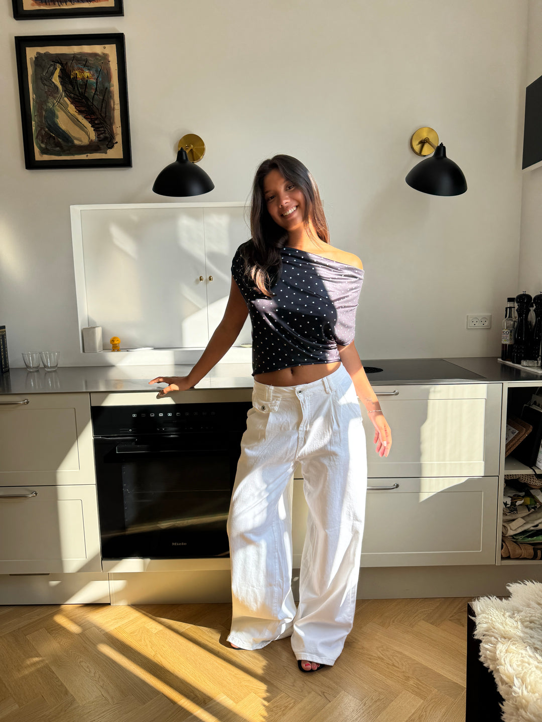 Lara polkaprikket off shoulder top - Sort/Hvid