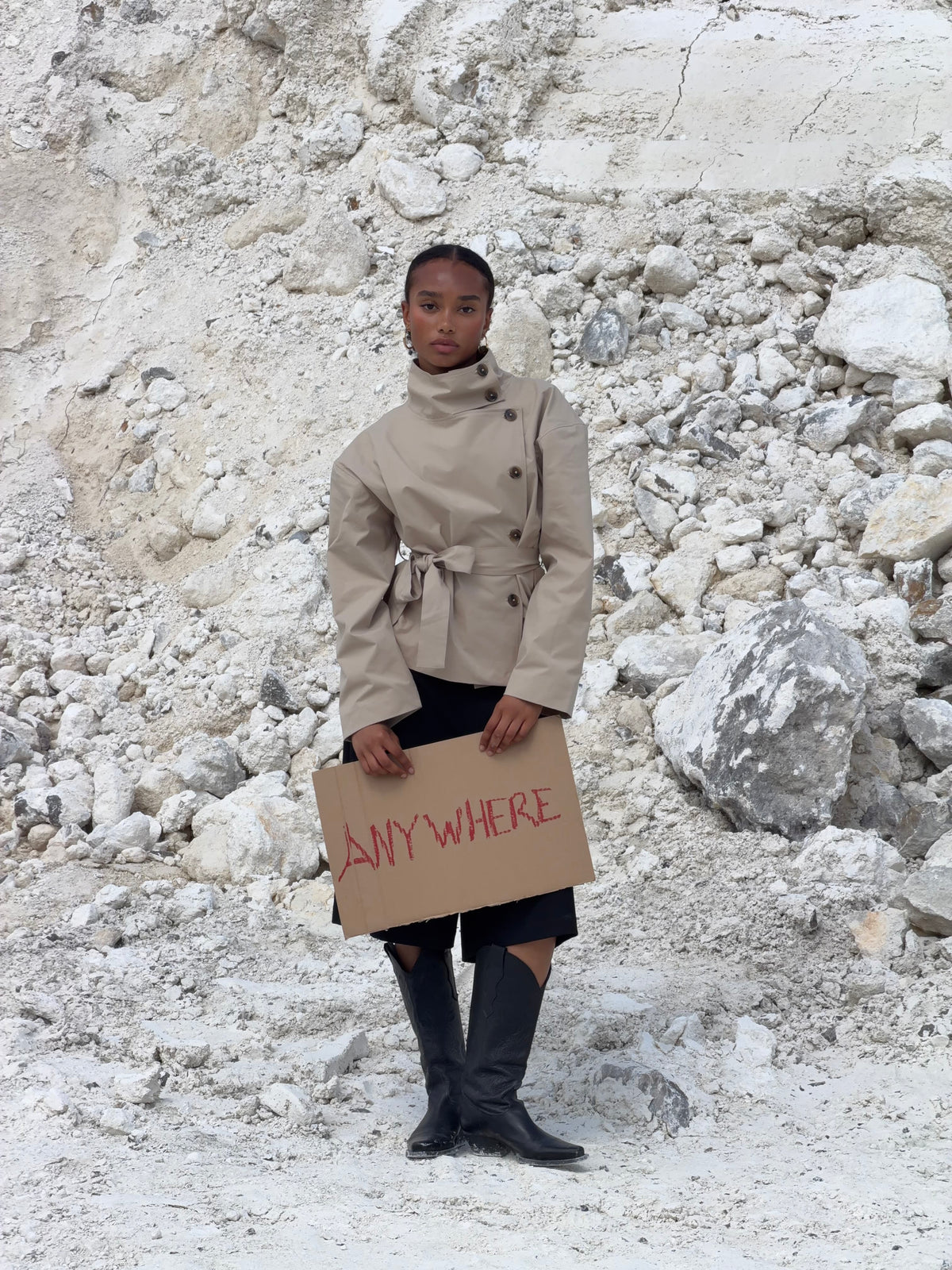 Alessia Funnel Neck Jakke Beige