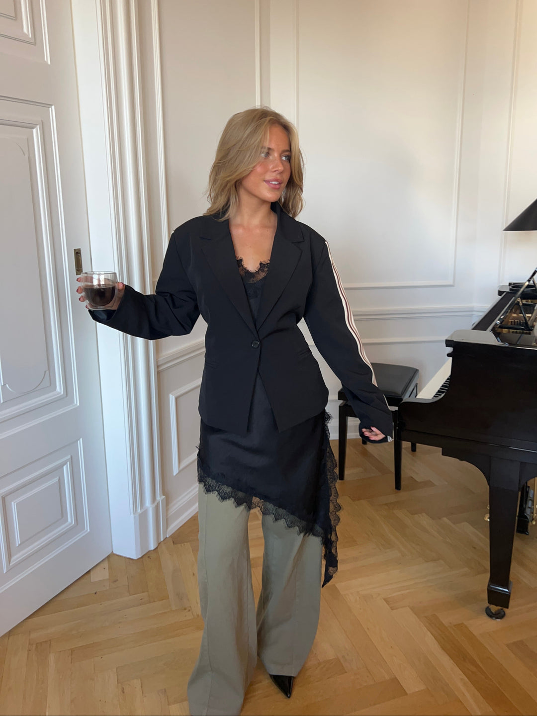 Livia Bindebånd blazer - Sort