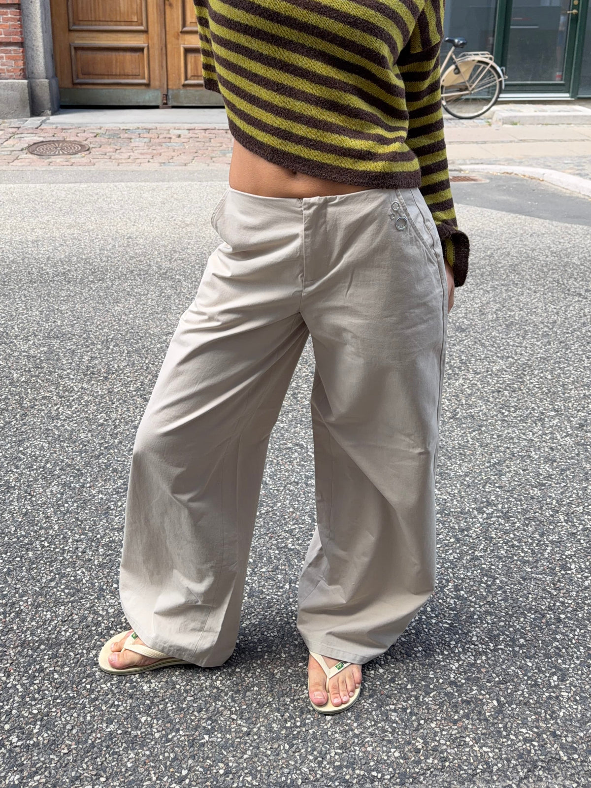 Tara Eyelet Bukser Taupe