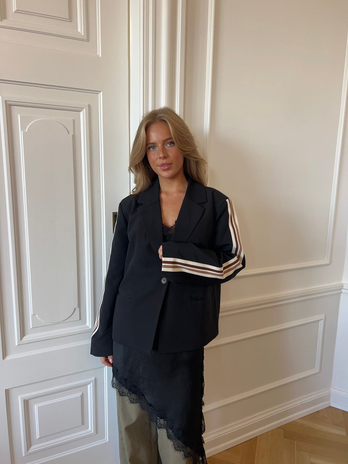 Livia Bindebånd Blazer Sort