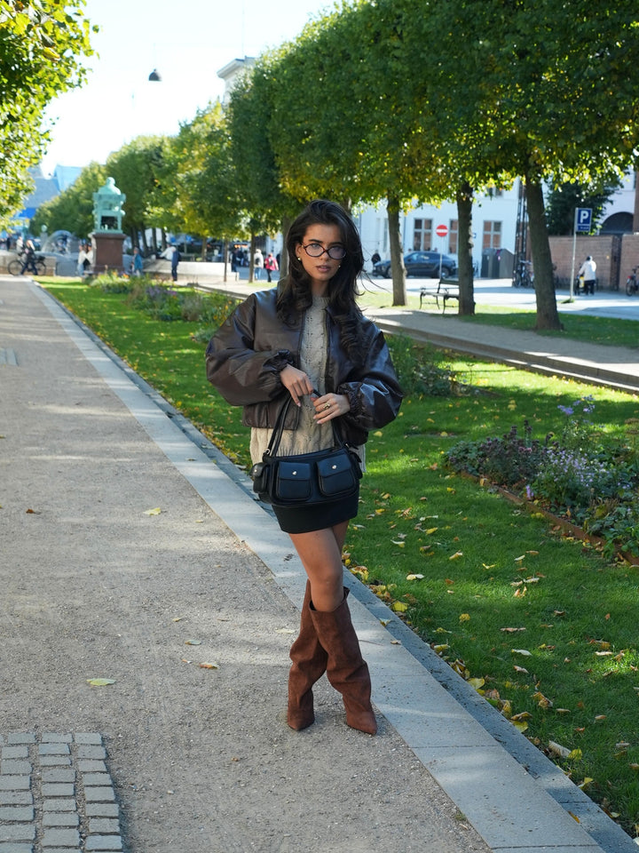 Karla skuldertaske - Sort