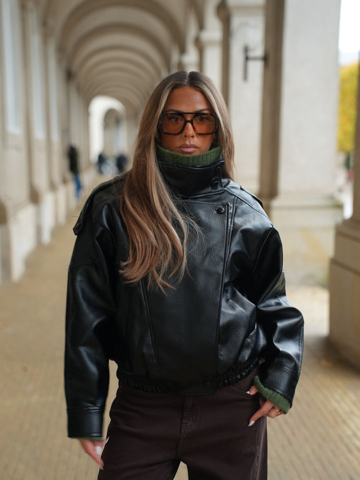 Linea pu high neck jakke - Sort