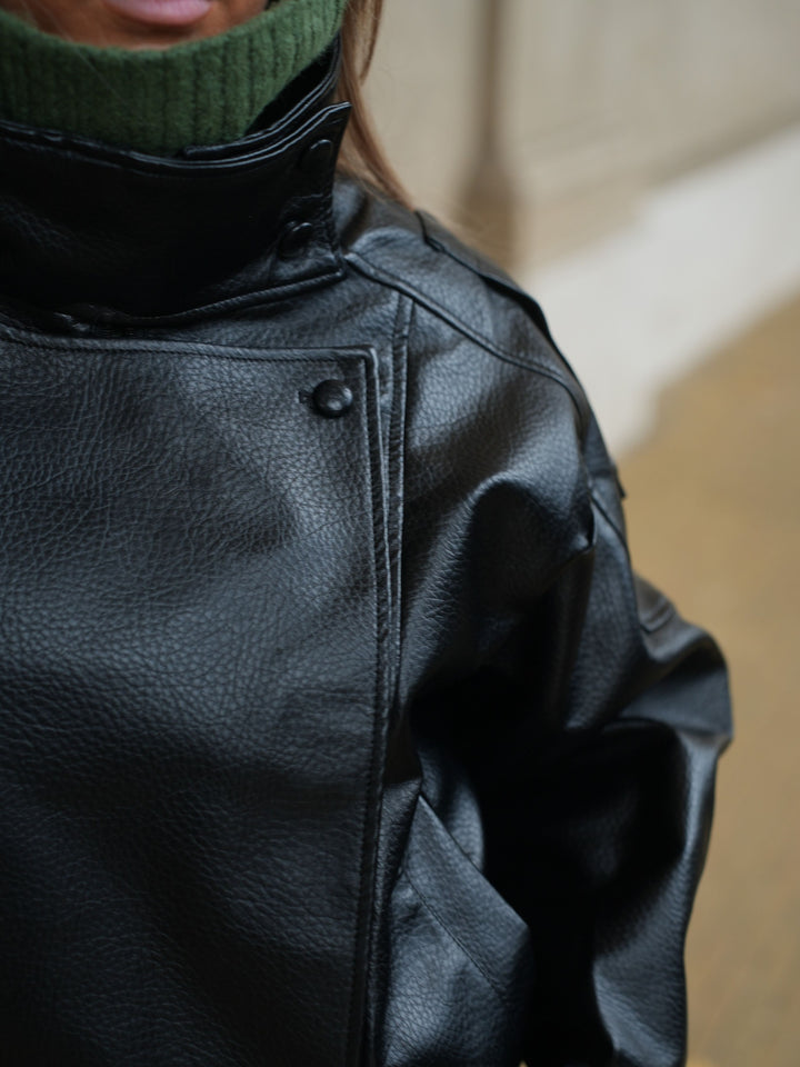 Linea pu high neck jakke - Sort