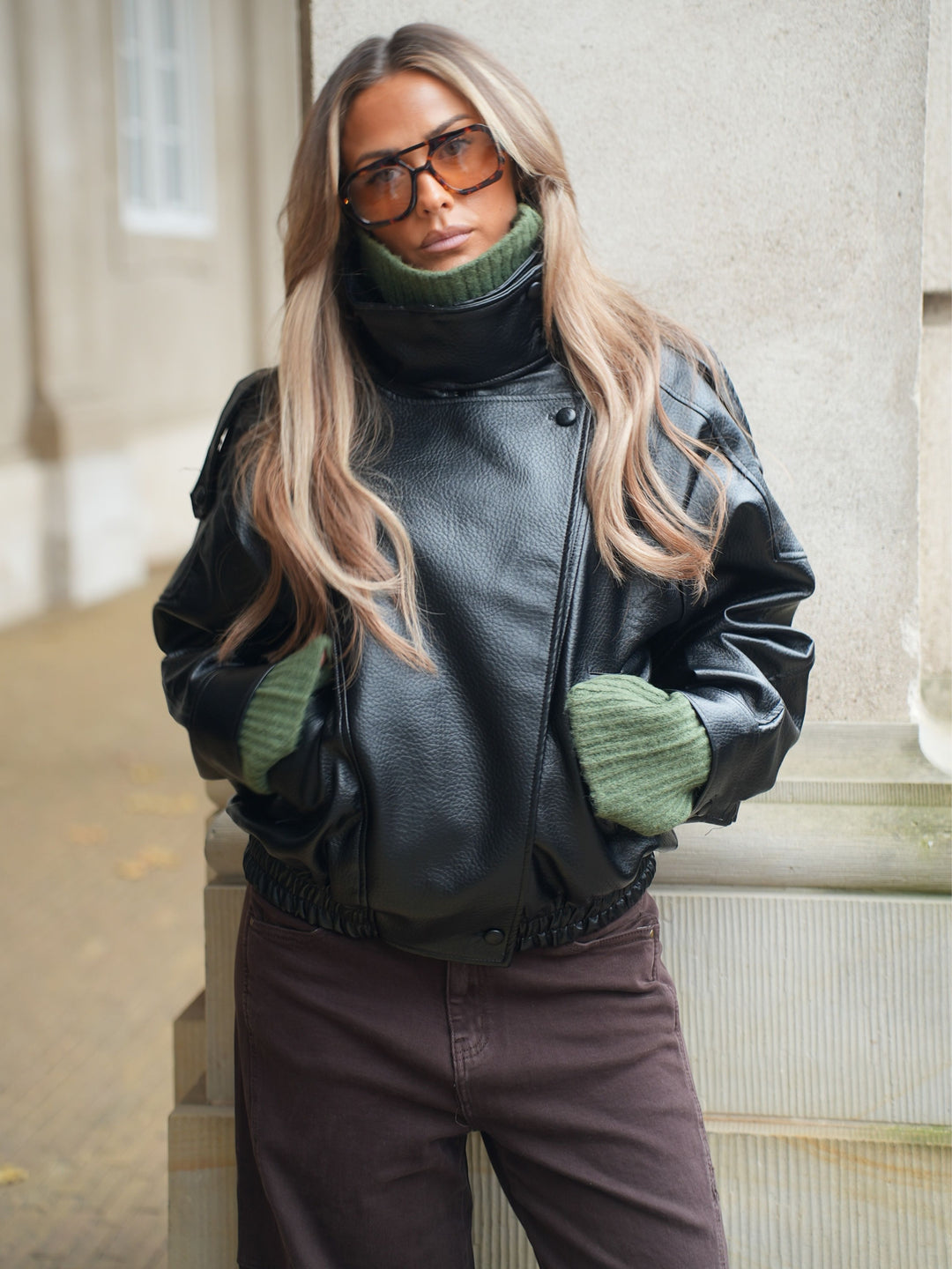 Linea pu high neck jakke - Sort