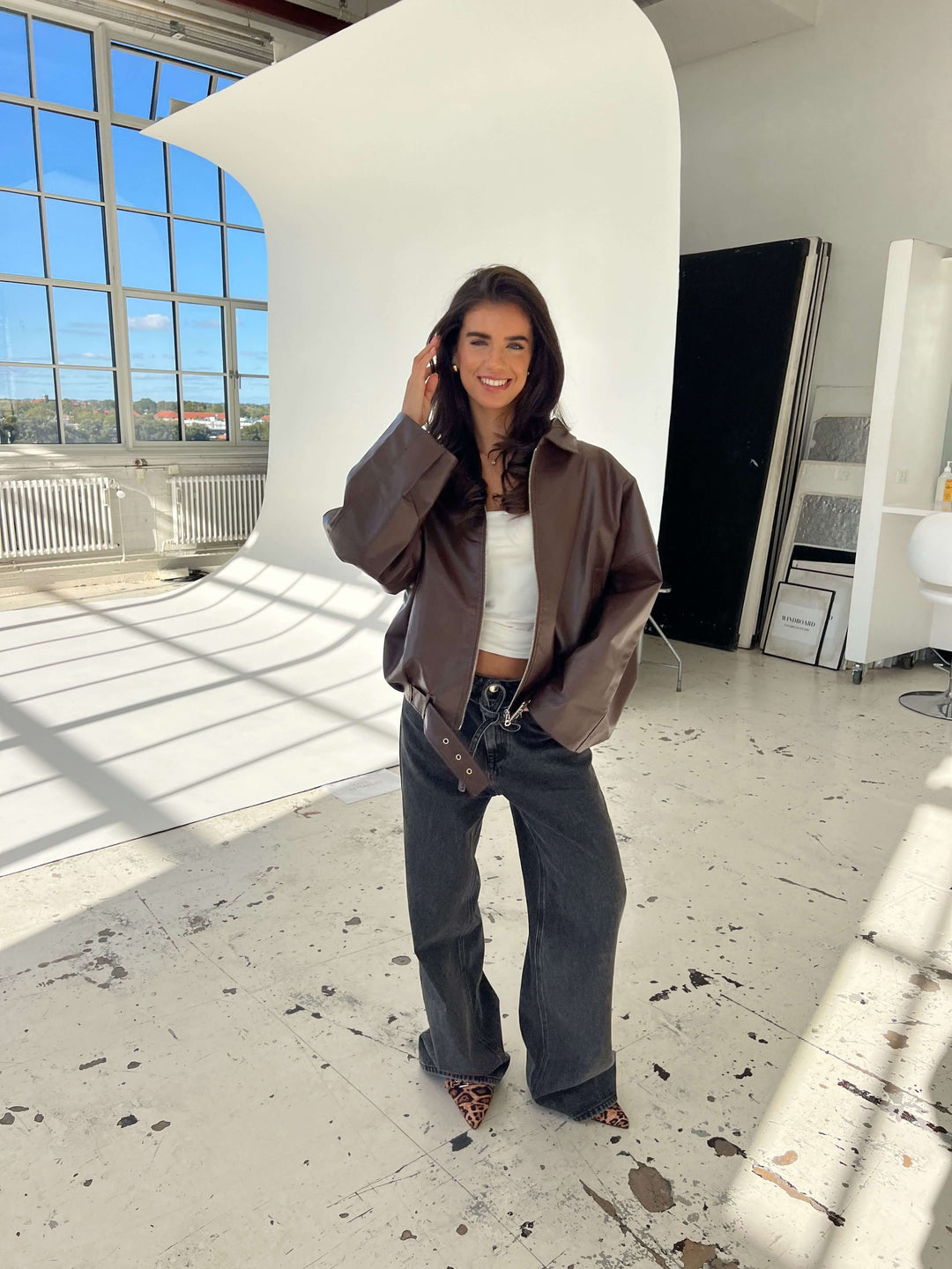 Tova buckle pu jakke - Mørkebrun